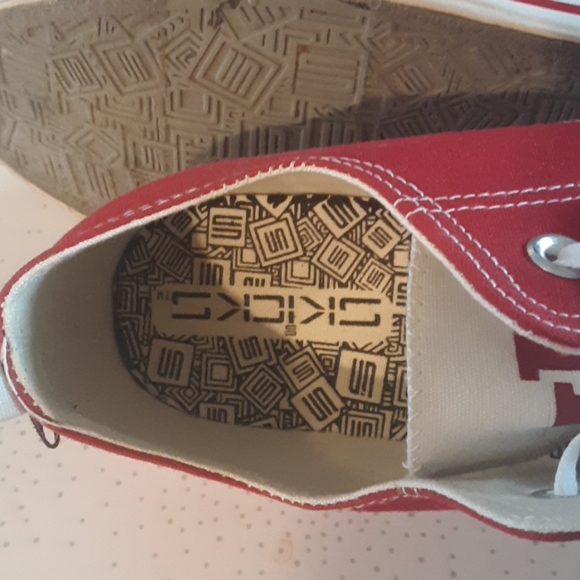 WALKING IU tennis shoe - Picture 2 of 3